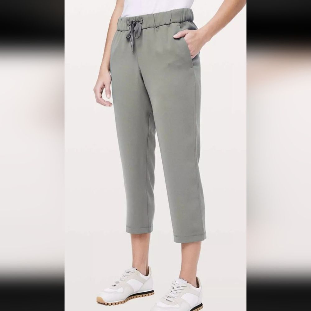 Lululemon On The Fly Cropped High Rise Pull On Pants Green Size 8